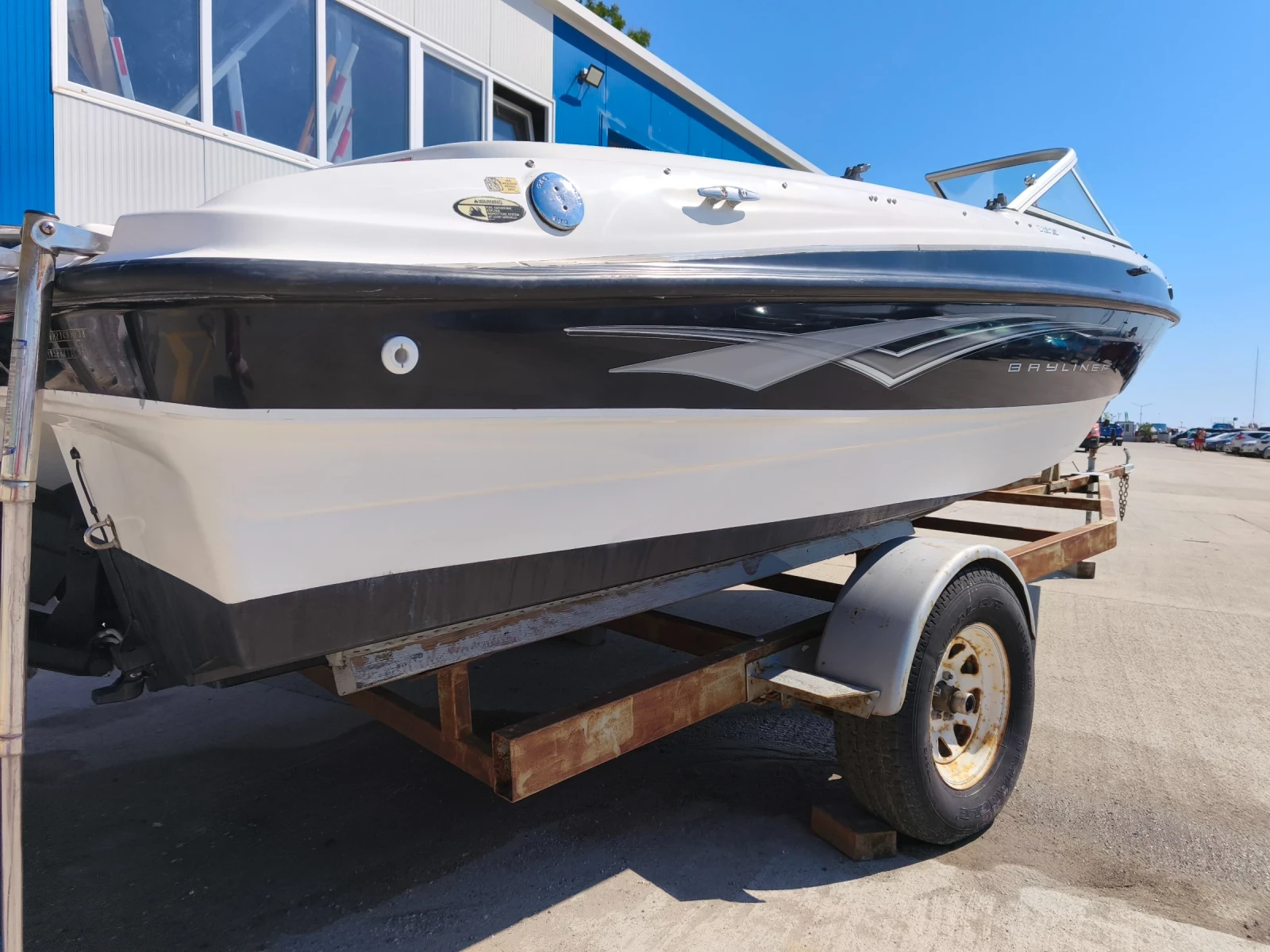 Моторна яхта Bayliner 185, снимка 12 - Воден транспорт - 55727524