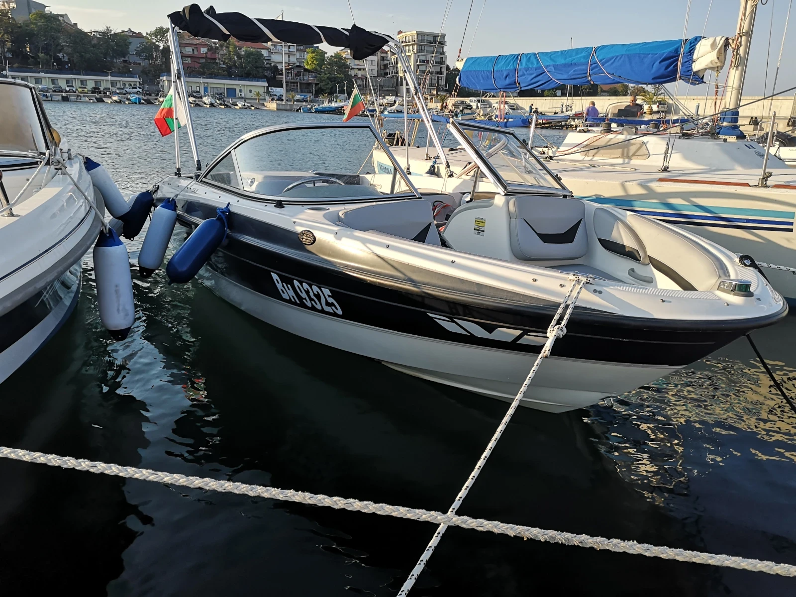 Моторна яхта Bayliner 185, снимка 15 - Воден транспорт - 55727524
