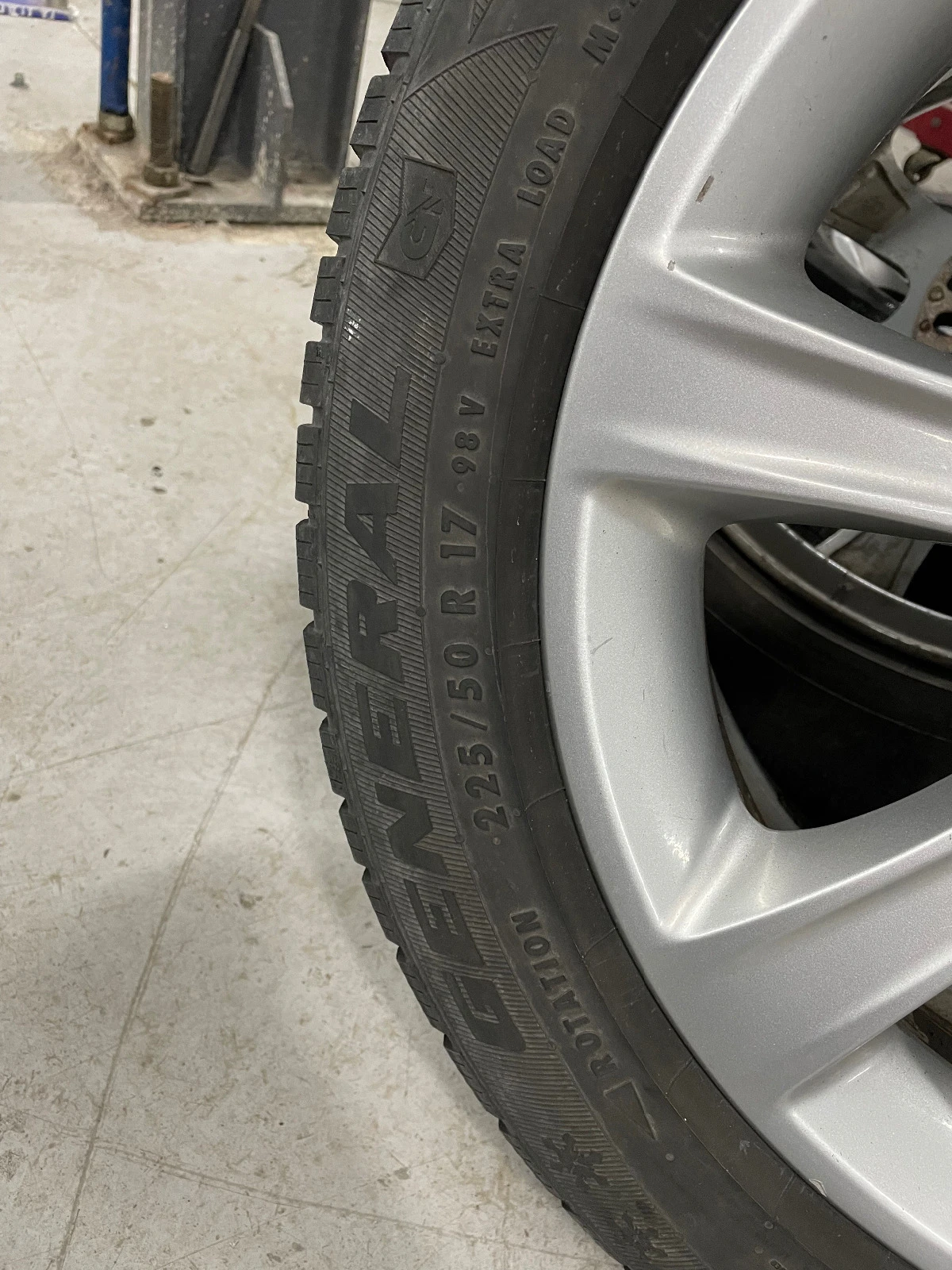 ���� � ������ 225/50R17 | Mobile.bg � ����������� 9