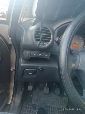 Kia Carens, снимка 10