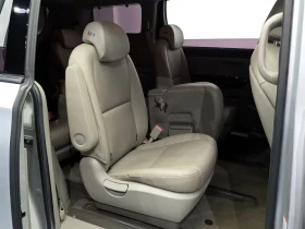 Kia Carnival 11-Seater Prestige, снимка 11
