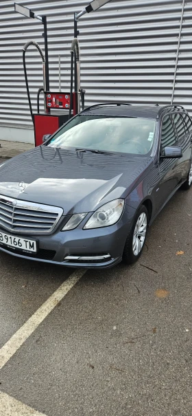 Mercedes-Benz E 220 2.2, снимка 2