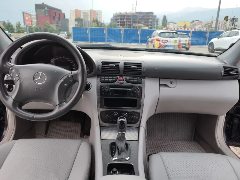 Mercedes-Benz C 220, снимка 6 - Автомобили и джипове - 46921055