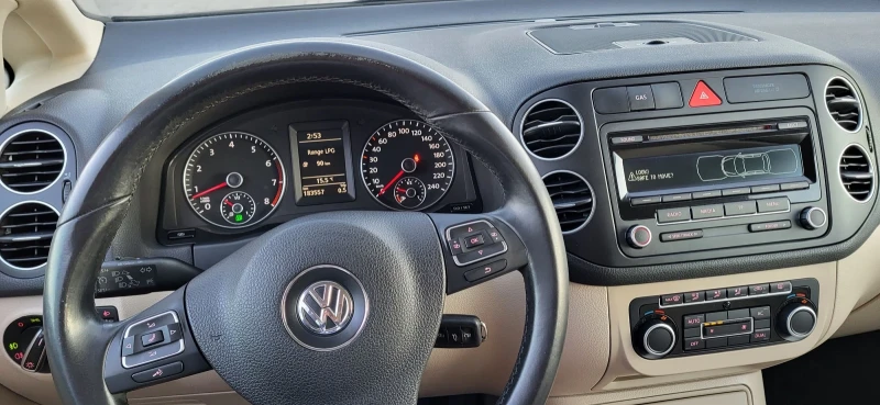 VW Golf Plus 1.6-102 BIFUEL-HIGH LINE EURO5, снимка 13 - Автомобили и джипове - 47581605