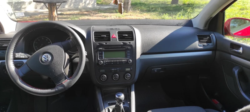 VW Golf 5, снимка 8 - Автомобили и джипове - 48742654