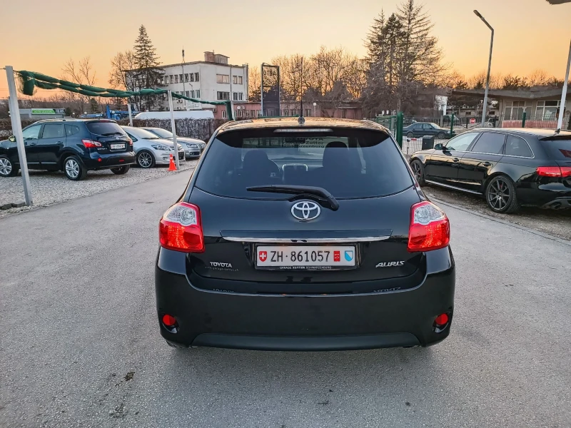 Toyota Auris 1.8i-147кс-ШВЕЙЦАРИЯ-РЪЧКА-6ск-FACELIFT-NAVI, снимка 4 - Автомобили и джипове - 49349632