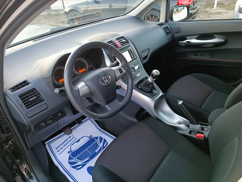 Toyota Auris 1.8i-147кс-ШВЕЙЦАРИЯ-РЪЧКА-6ск-FACELIFT-NAVI, снимка 8 - Автомобили и джипове - 49349632