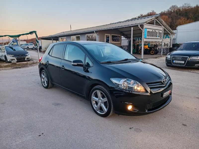 Toyota Auris 1.8i-147кс-ШВЕЙЦАРИЯ-РЪЧКА-6ск-FACELIFT-NAVI, снимка 2 - Автомобили и джипове - 49349632