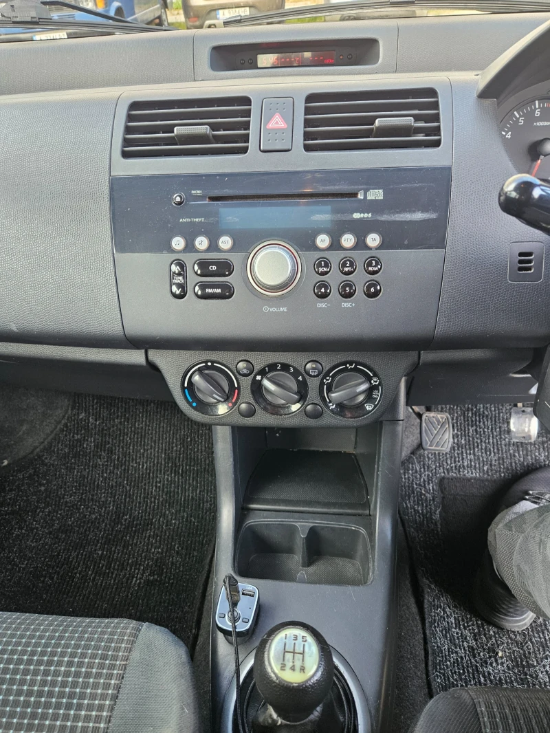 Suzuki Swift, снимка 14 - Автомобили и джипове - 51706578