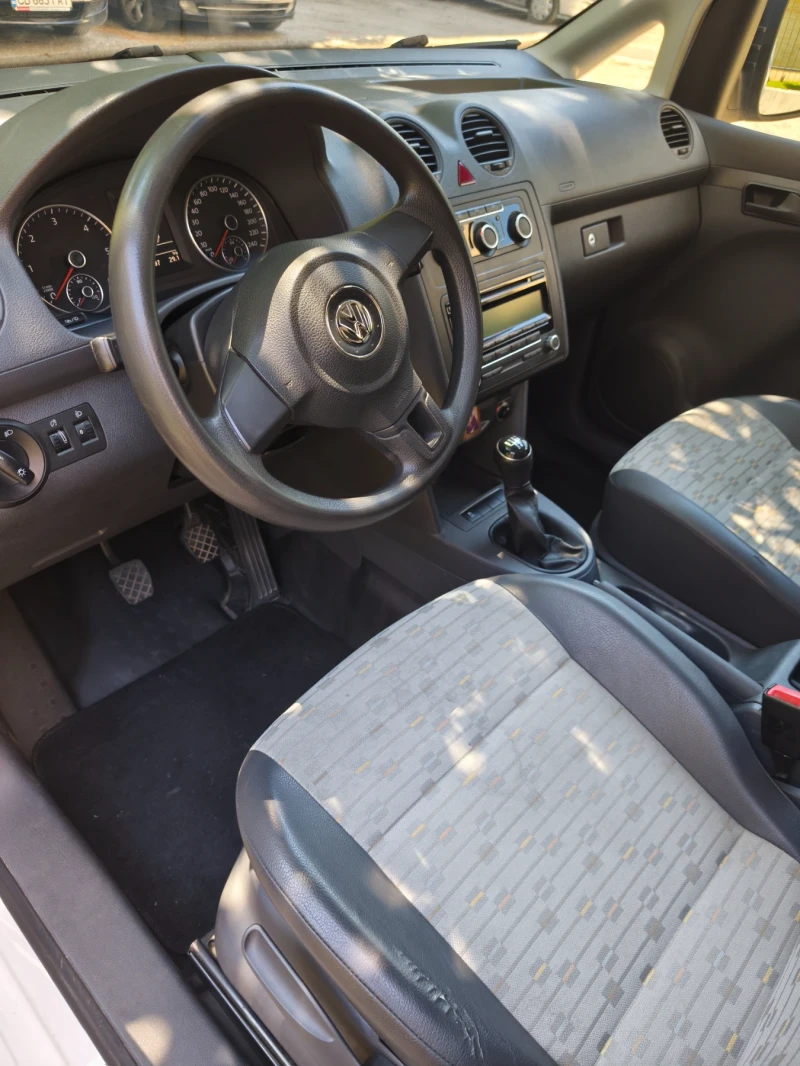 VW Caddy, снимка 11 - Автомобили и джипове - 52610778
