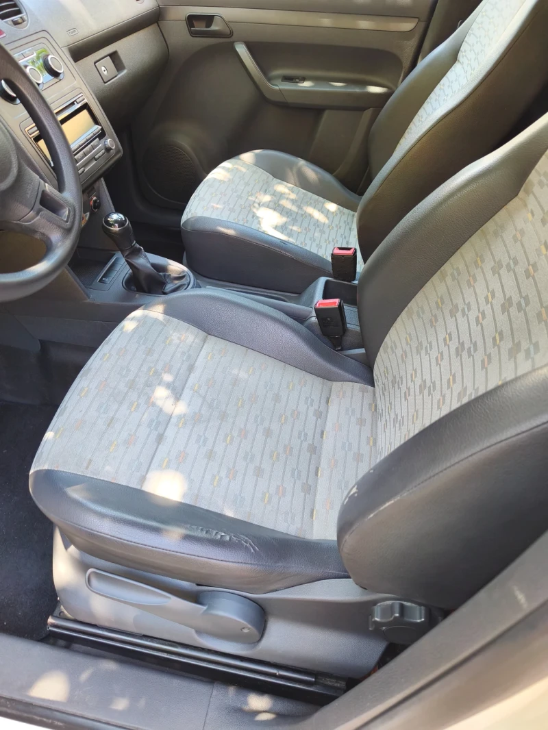 VW Caddy, снимка 12 - Автомобили и джипове - 52610778