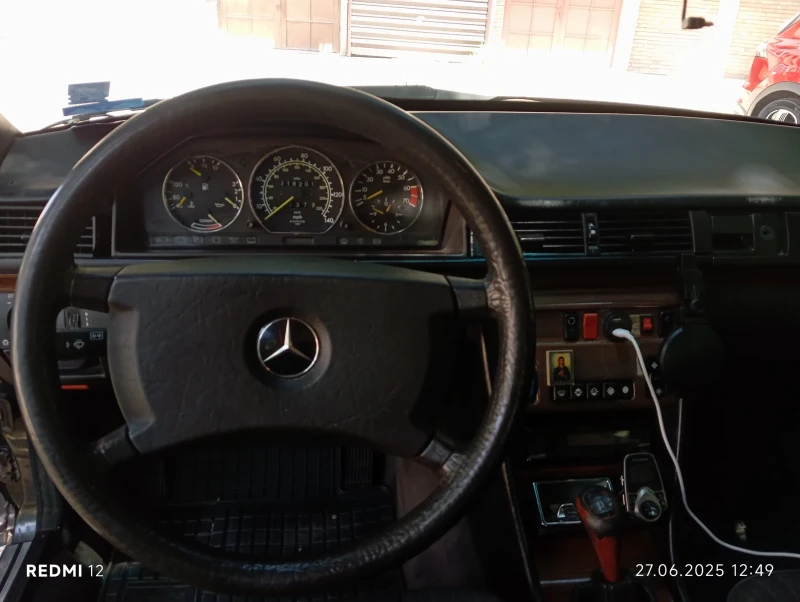 Mercedes-Benz 124 E200, снимка 5 - Автомобили и джипове - 52588487