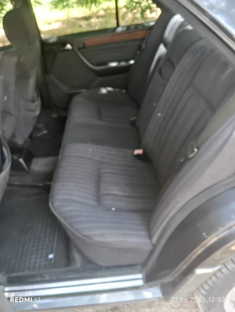 Mercedes-Benz 124 E200, снимка 11 - Автомобили и джипове - 52588487