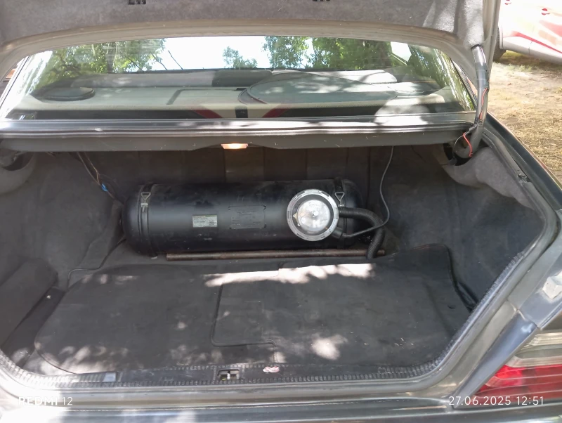 Mercedes-Benz 124 E200, снимка 6 - Автомобили и джипове - 52588487