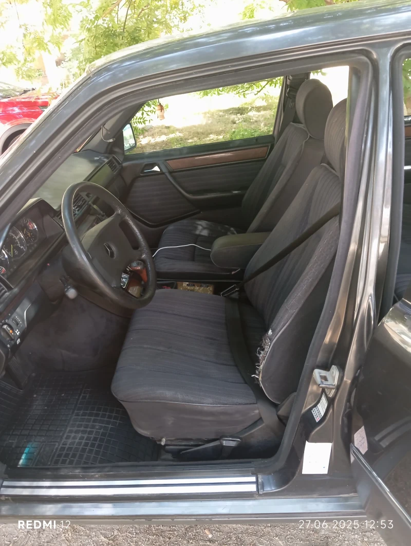 Mercedes-Benz 124 E200, снимка 9 - Автомобили и джипове - 52588487