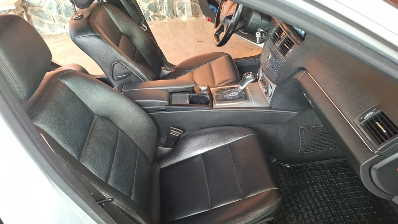Mercedes-Benz C 220, снимка 15 - Автомобили и джипове - 52249669