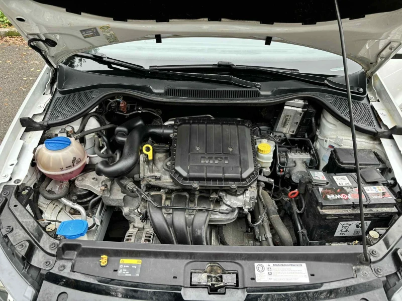 VW Polo 6R 1.0 MPI R-LINE!!, снимка 13 - Автомобили и джипове - 52394418