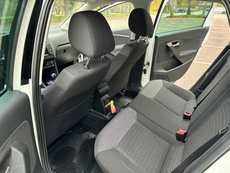 VW Polo 6R 1.0 MPI R-LINE!!, снимка 5 - Автомобили и джипове - 52394418