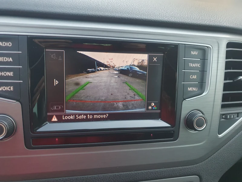 VW Sportsvan 1.6TDI NAVI PODGREV KAMERA EURO 6, снимка 10 - Автомобили и джипове - 52739926