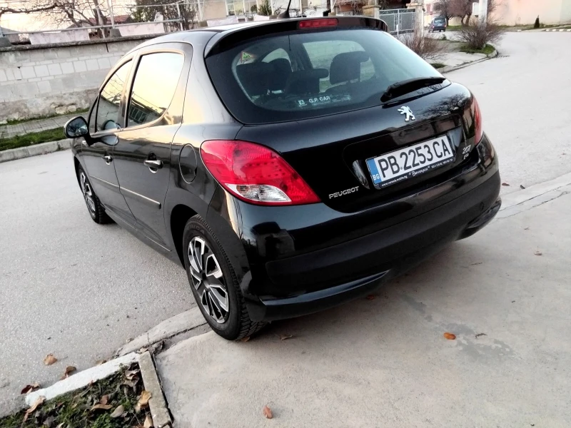 Peugeot 207 1.4i.75k + КЛИМА. ГАЗОВ ИНЖЕКЦИОН. 2010Г., снимка 4 - Автомобили и джипове - 52816364