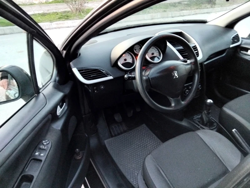 Peugeot 207 1.4i.75k + КЛИМА. ГАЗОВ ИНЖЕКЦИОН. 2010Г., снимка 16 - Автомобили и джипове - 52816364