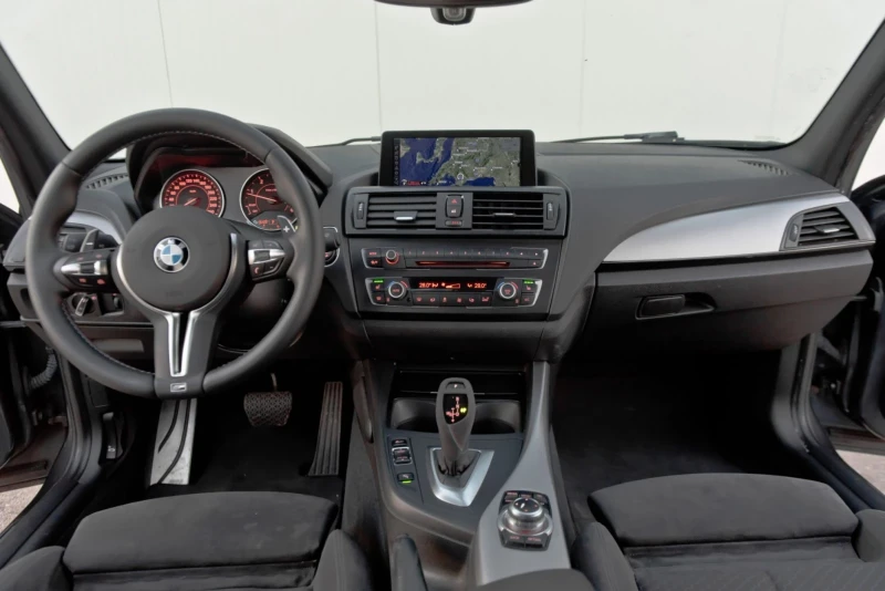 BMW 120 M-performance , снимка 10 - Автомобили и джипове - 52998001