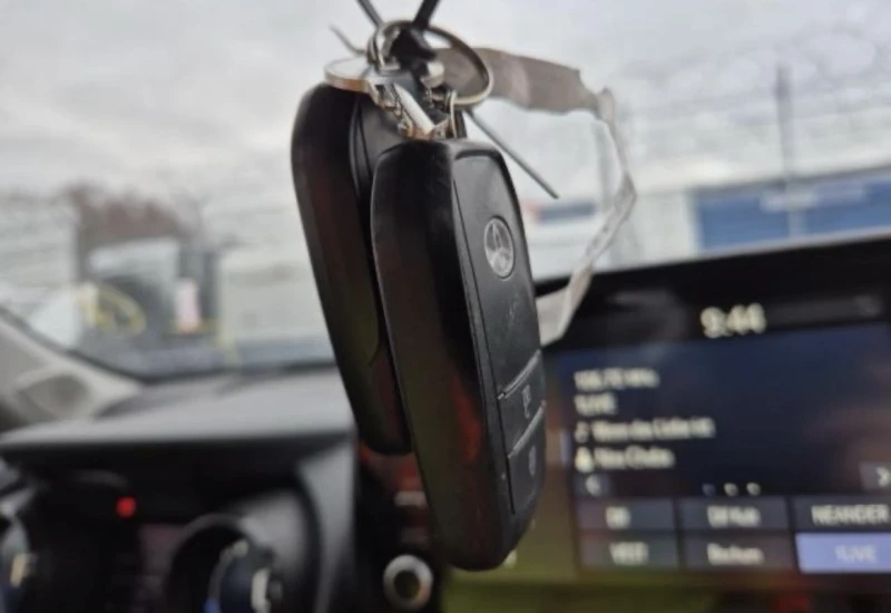 Toyota Yaris 1.5, снимка 6 - Автомобили и джипове - 53082761