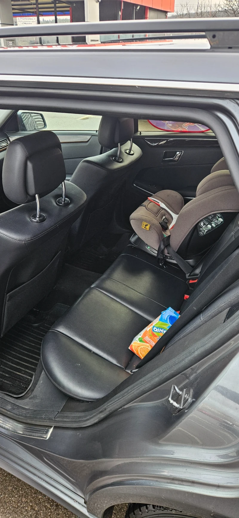 Mercedes-Benz E 220 2.2, снимка 8 - Автомобили и джипове - 53297410