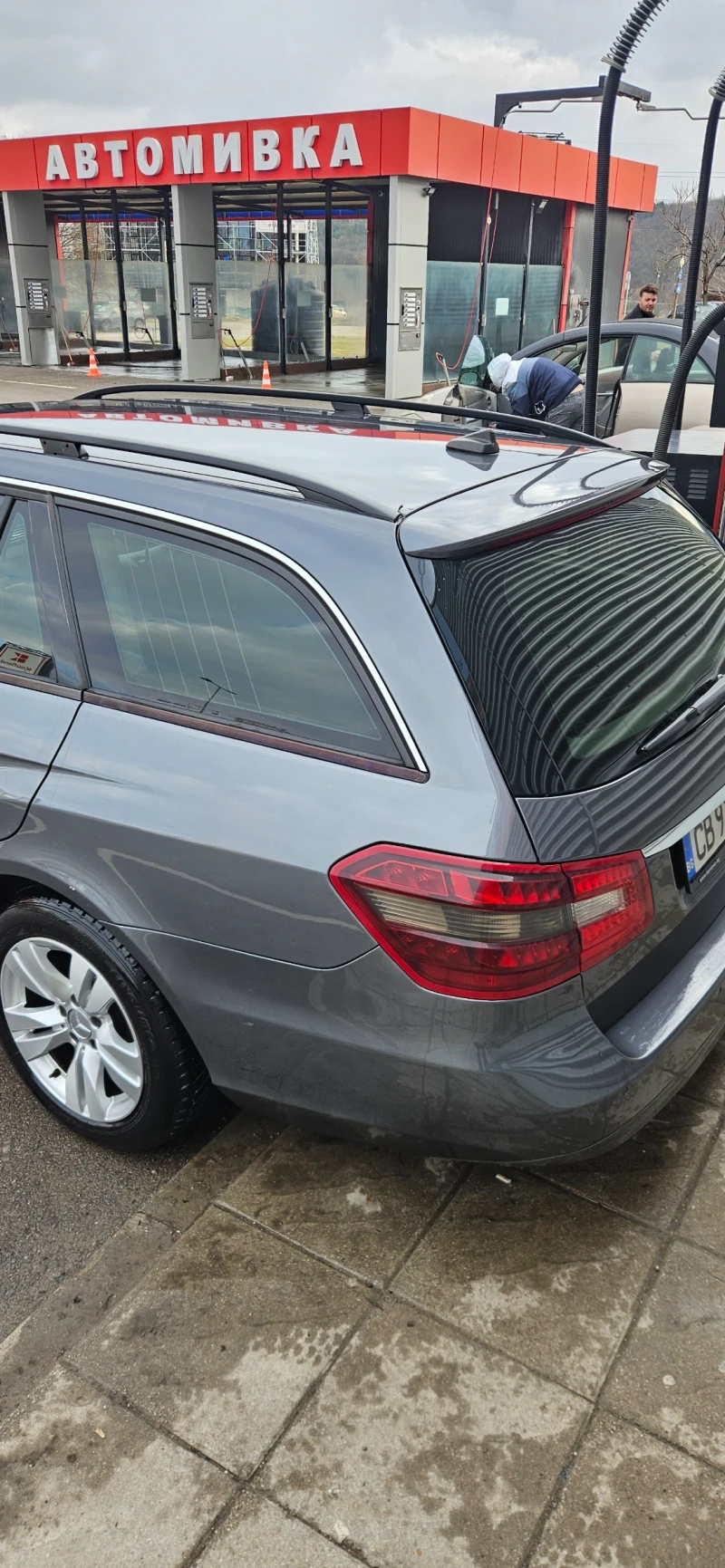 Mercedes-Benz E 220 2.2, снимка 4 - Автомобили и джипове - 53297410