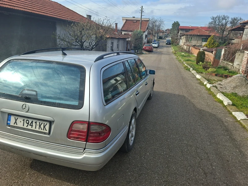 Mercedes-Benz E 300, снимка 7 - Автомобили и джипове - 53401961