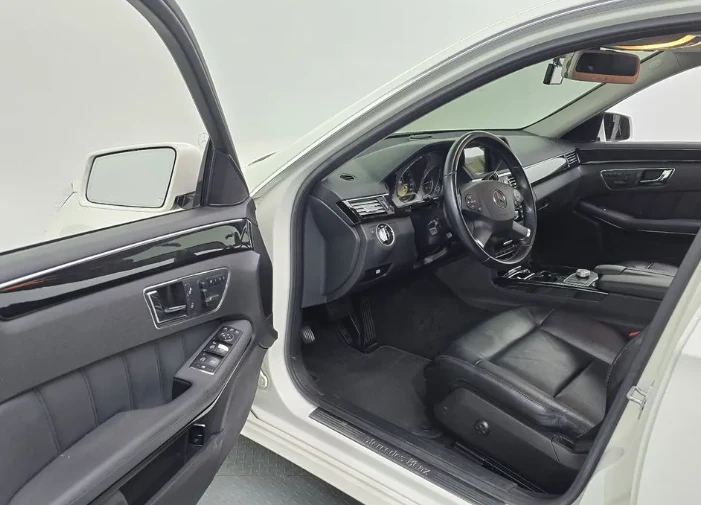 Mercedes-Benz E 220 Avantgarde - изображение 9