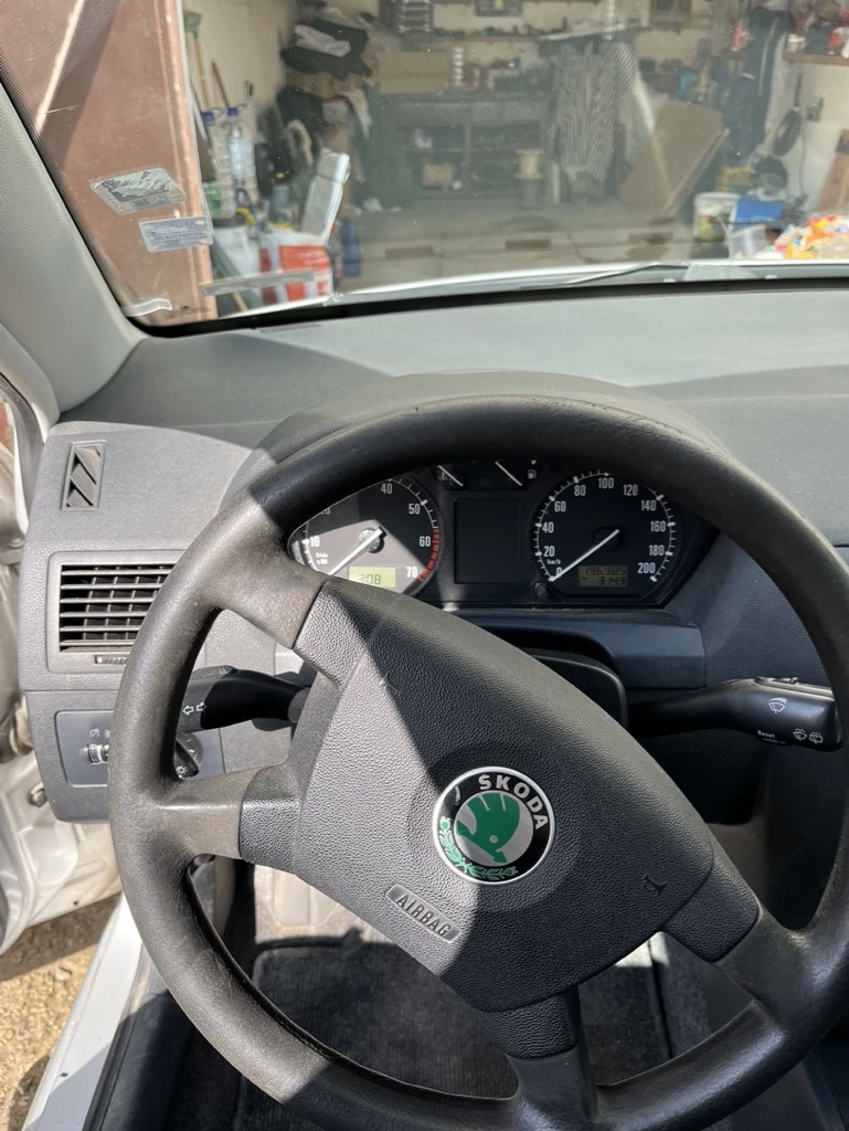 Skoda Fabia, снимка 10 - Автомобили и джипове - 53682059