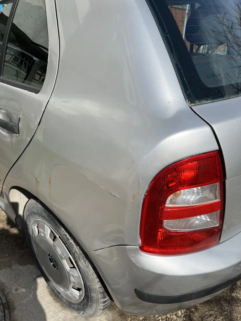 Skoda Fabia, снимка 15 - Автомобили и джипове - 53682059