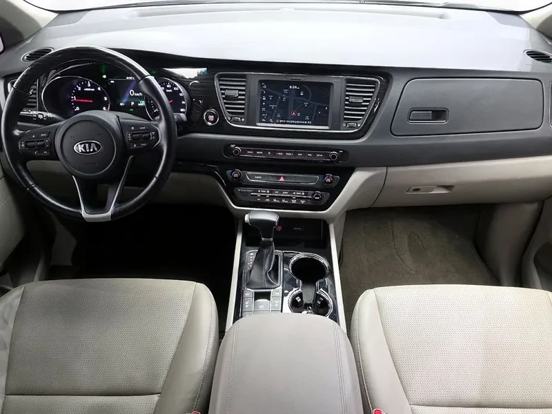 Kia Carnival 11-Seater Prestige, снимка 7 - Автомобили и джипове - 55937003