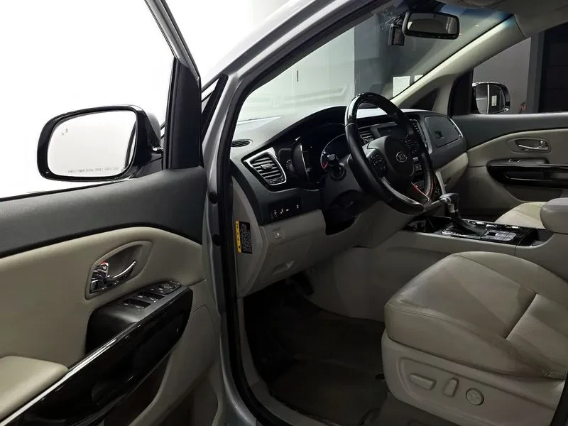 Kia Carnival 11-Seater Prestige, снимка 10 - Автомобили и джипове - 55937003