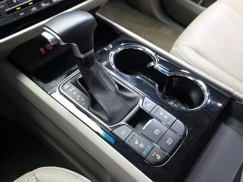 Kia Carnival 11-Seater Prestige, снимка 9 - Автомобили и джипове - 55937003