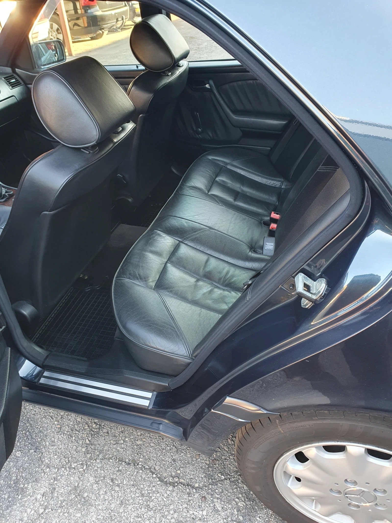 Mercedes-Benz C 200  - изображение 8