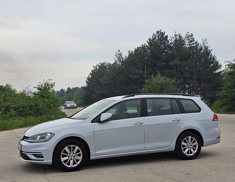 VW Golf Лична Кола 1 Собственик - изображение 2