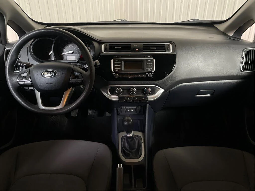 Kia Rio * АВТО КРЕДИТ* ЦЕНА ДО БГ * Сервизна история *  - изображение 10