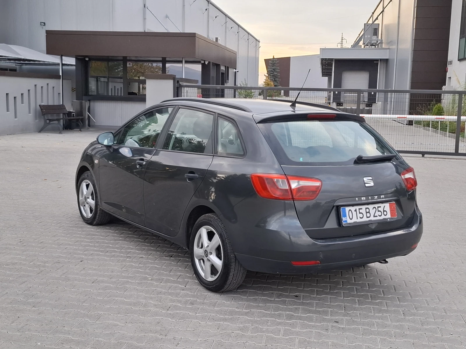 Seat Ibiza 1.2i* (75кс)* * FACELIFT* * НОВ ВНОС* *  - изображение 5