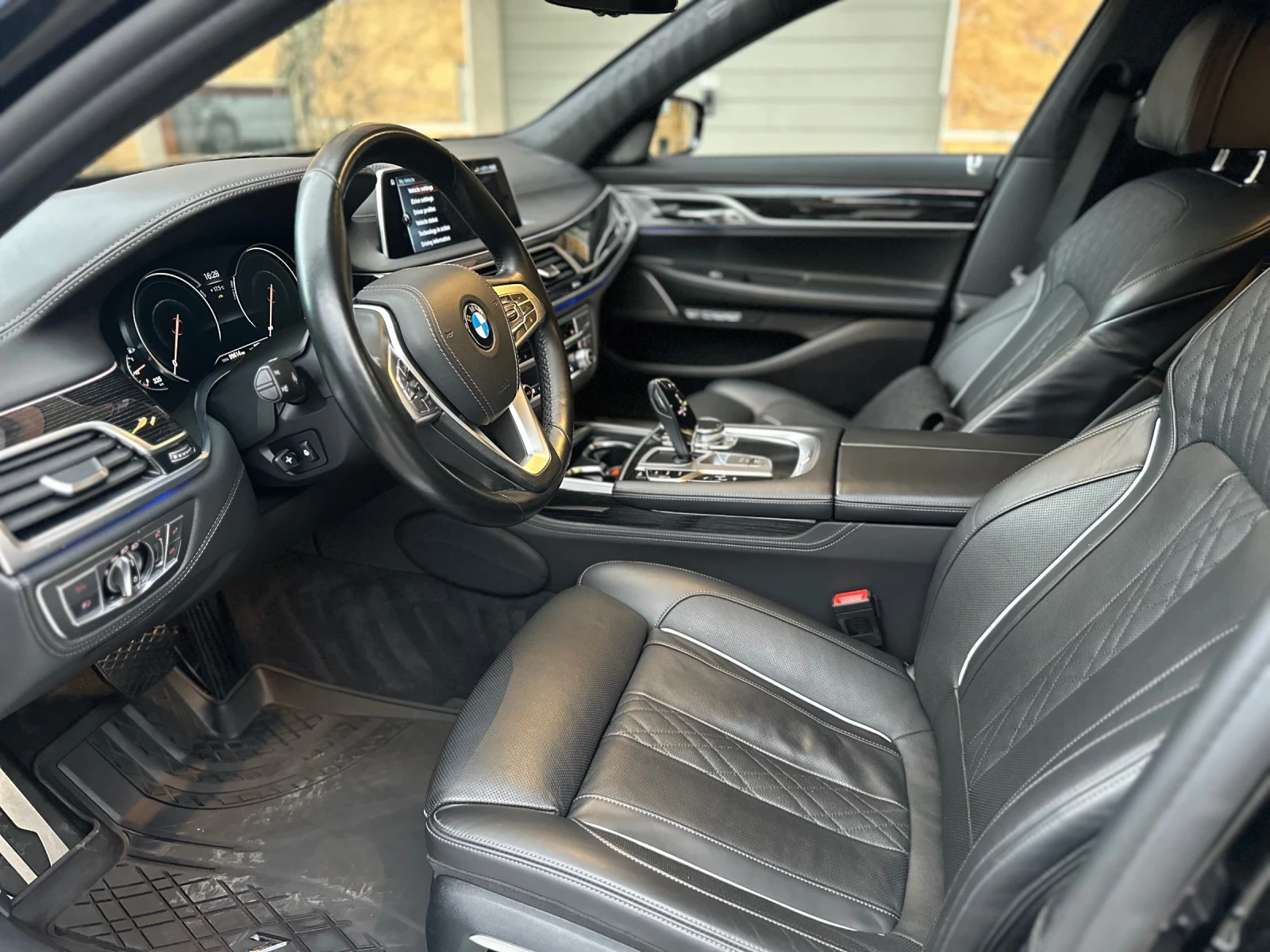 BMW 750 i xDrive M-pack FULL | Mobile.bg   10