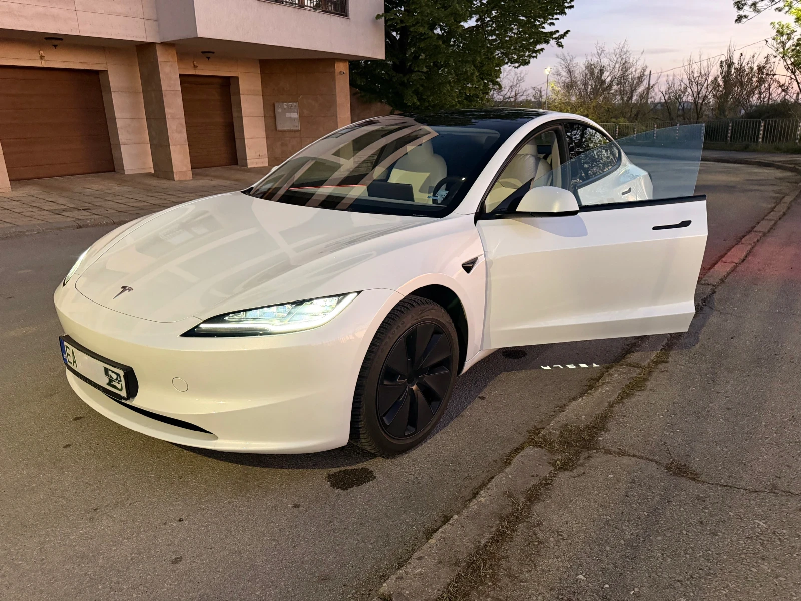 Tesla Model 3 Long Range, снимка 7 - Автомобили и джипове - 52879659