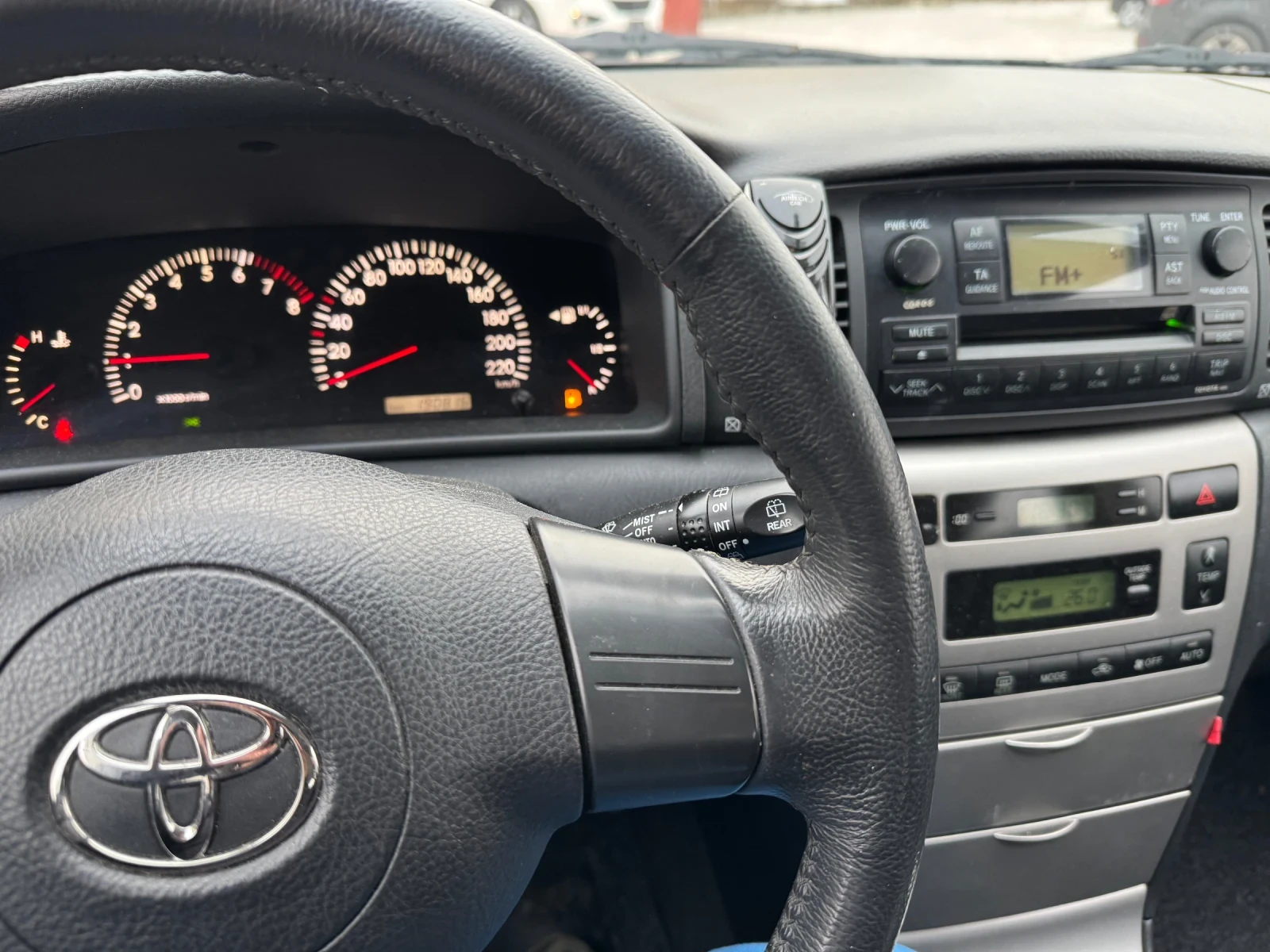 Toyota Corolla 1, 6 VVT-i* FACELIFT* 110 KC* ИТАЛИЯ* КАТО НОВА - изображение 10