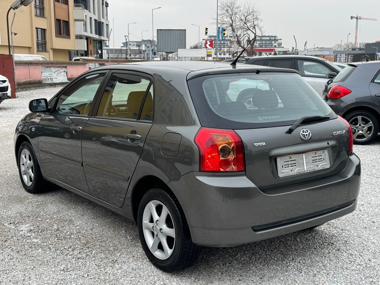 Toyota Corolla 1, 6 VVT-i* FACELIFT* 110 KC* ИТАЛИЯ* КАТО НОВА - изображение 9