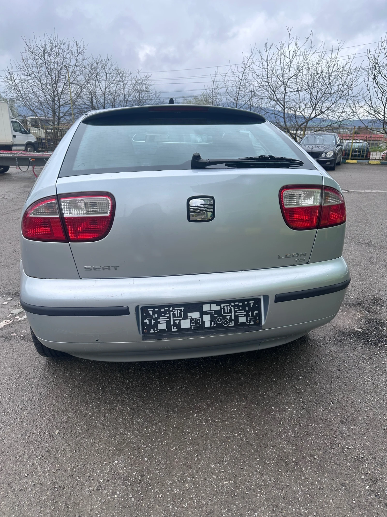 Seat Leon 1.9, снимка 9 - Автомобили и джипове - 54140513