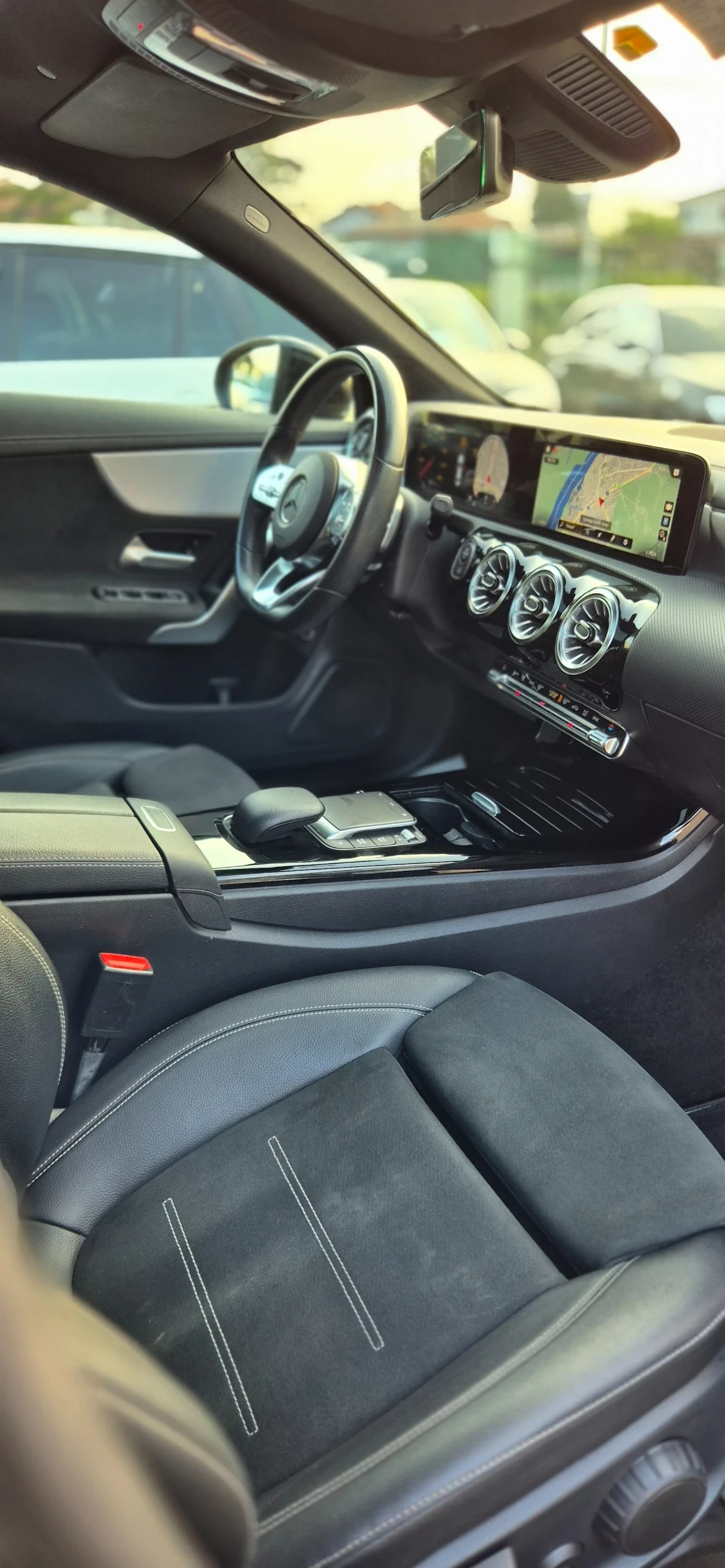 Mercedes-Benz CLA 200 CDI* EDITION* ПАНОРАМА* КАМЕРА, снимка 13 - Автомобили и джипове - 54230087