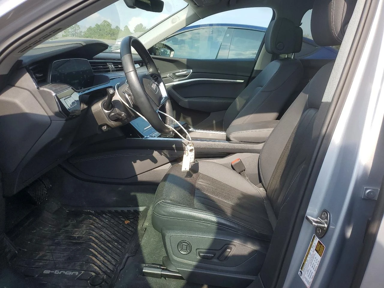 Audi E-Tron Premium Plus, снимка 7 - Автомобили и джипове - 55004155