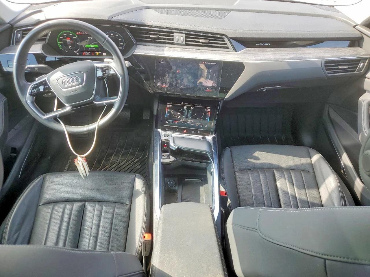 Audi E-Tron Premium Plus, снимка 8 - Автомобили и джипове - 55004155