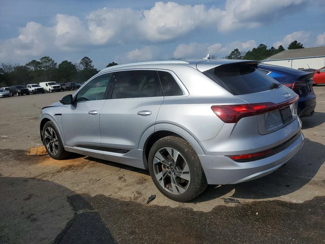 Audi E-Tron Premium Plus, снимка 2 - Автомобили и джипове - 55004155