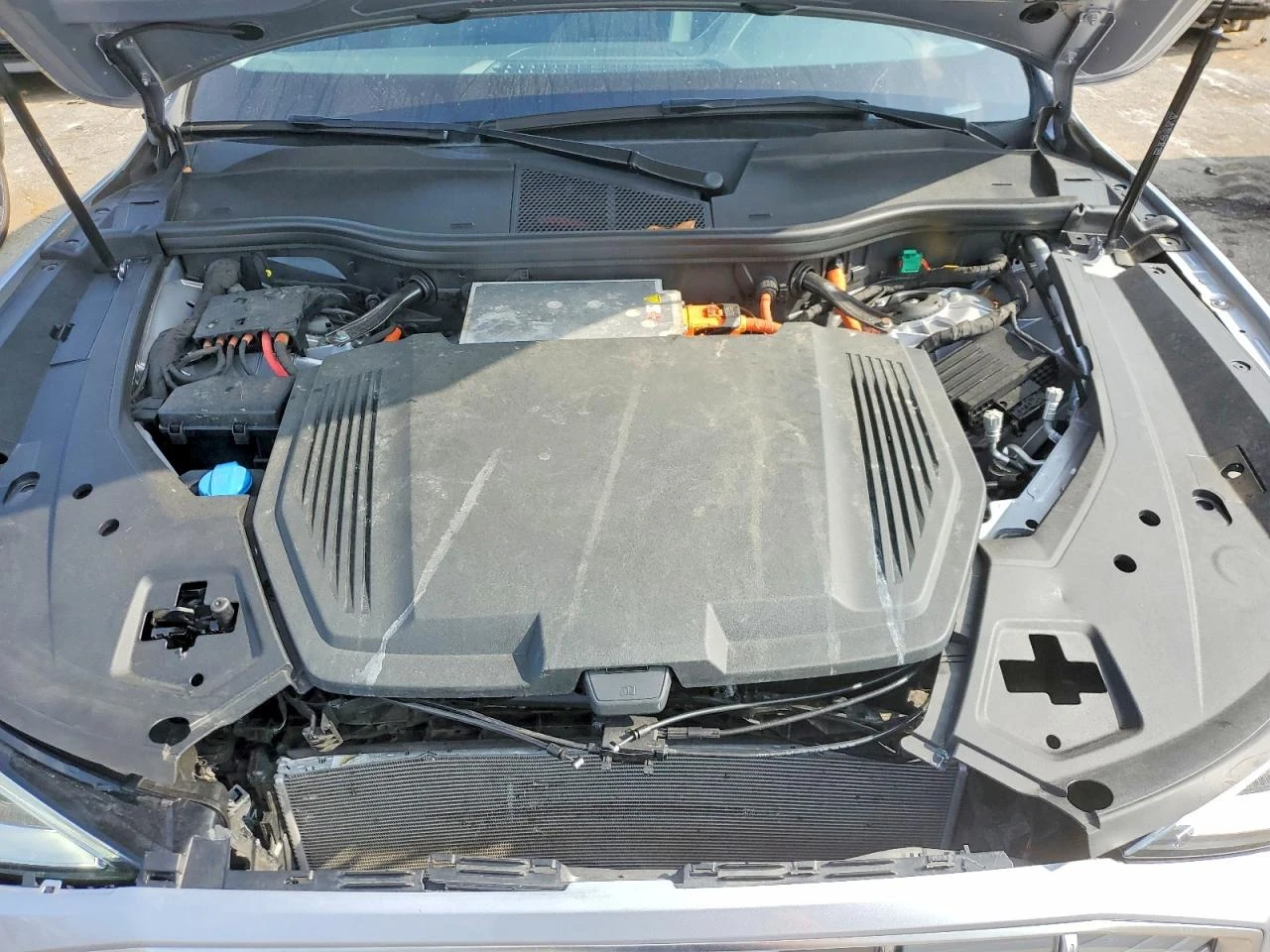 Audi E-Tron Premium Plus, снимка 12 - Автомобили и джипове - 55004155